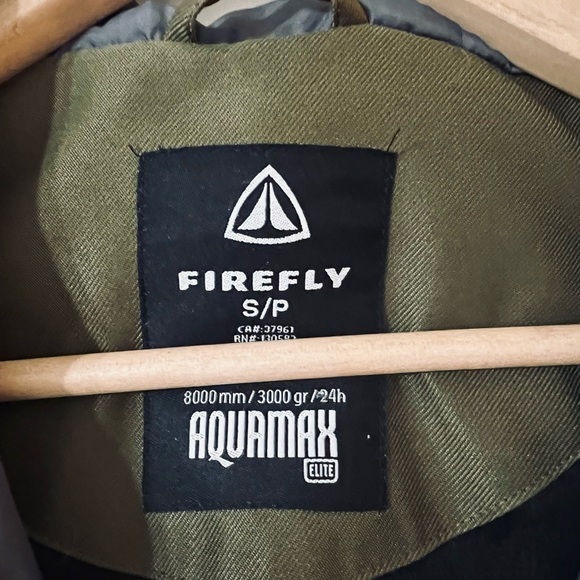 Firefly coat that  is beautiful and like new. Fits beautifully. Functional. - Picture 5 of 6